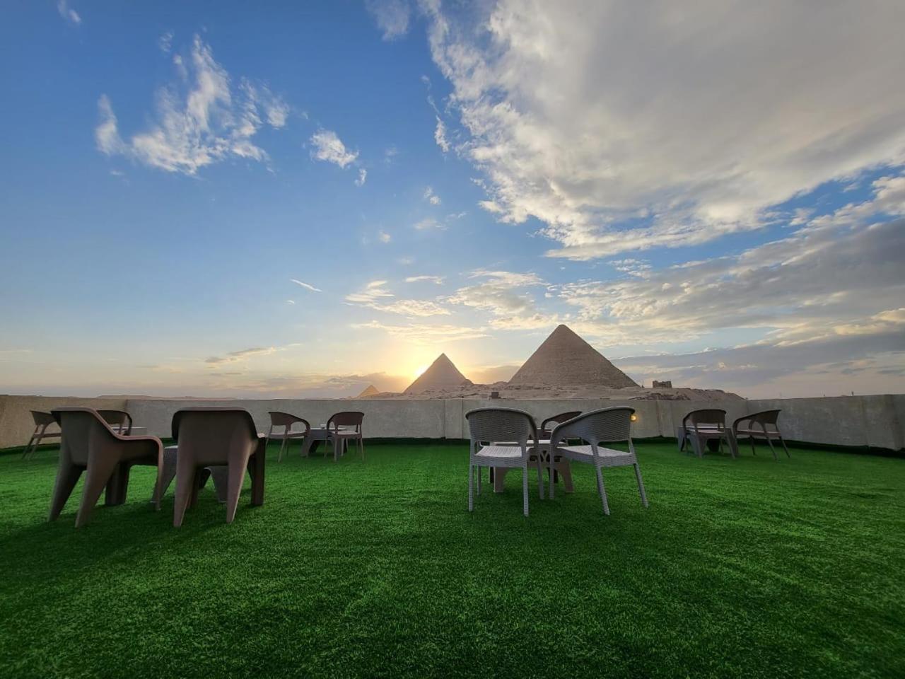 Kafret el-Gabal Best Four Pyramids View מראה חיצוני תמונה