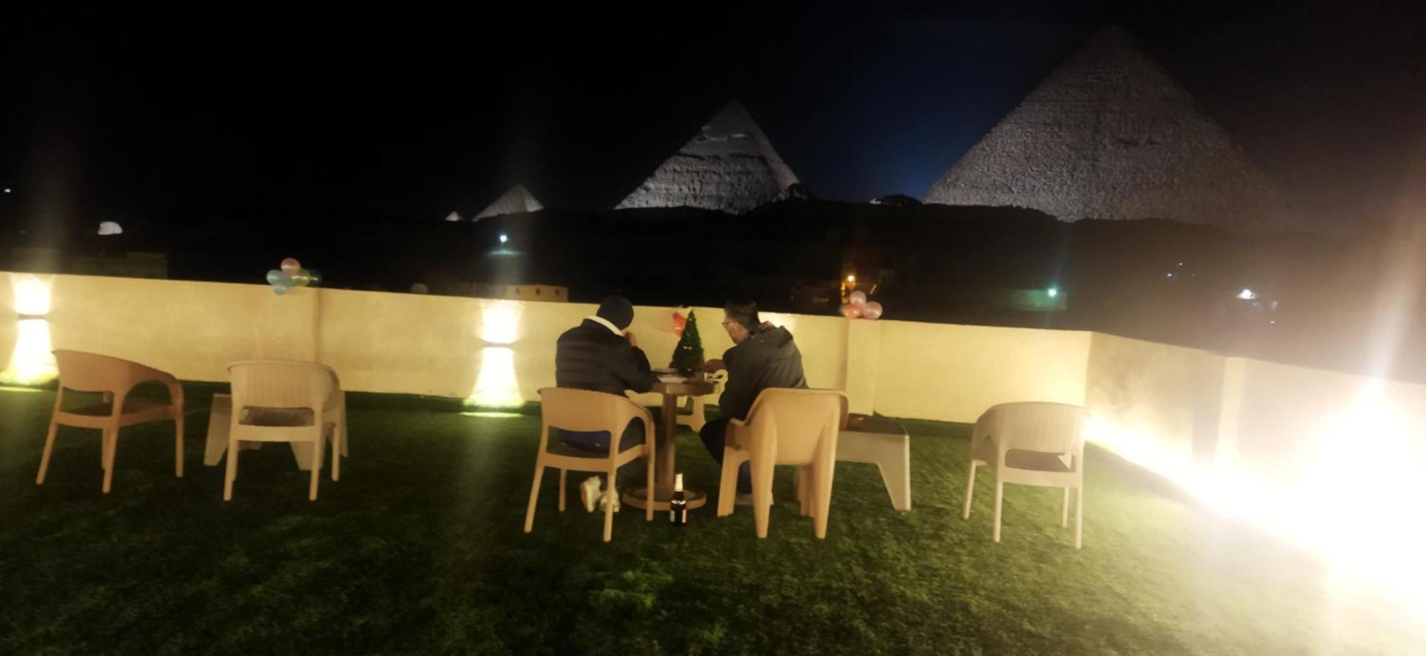 Kafret el-Gabal Best Four Pyramids View מראה חיצוני תמונה